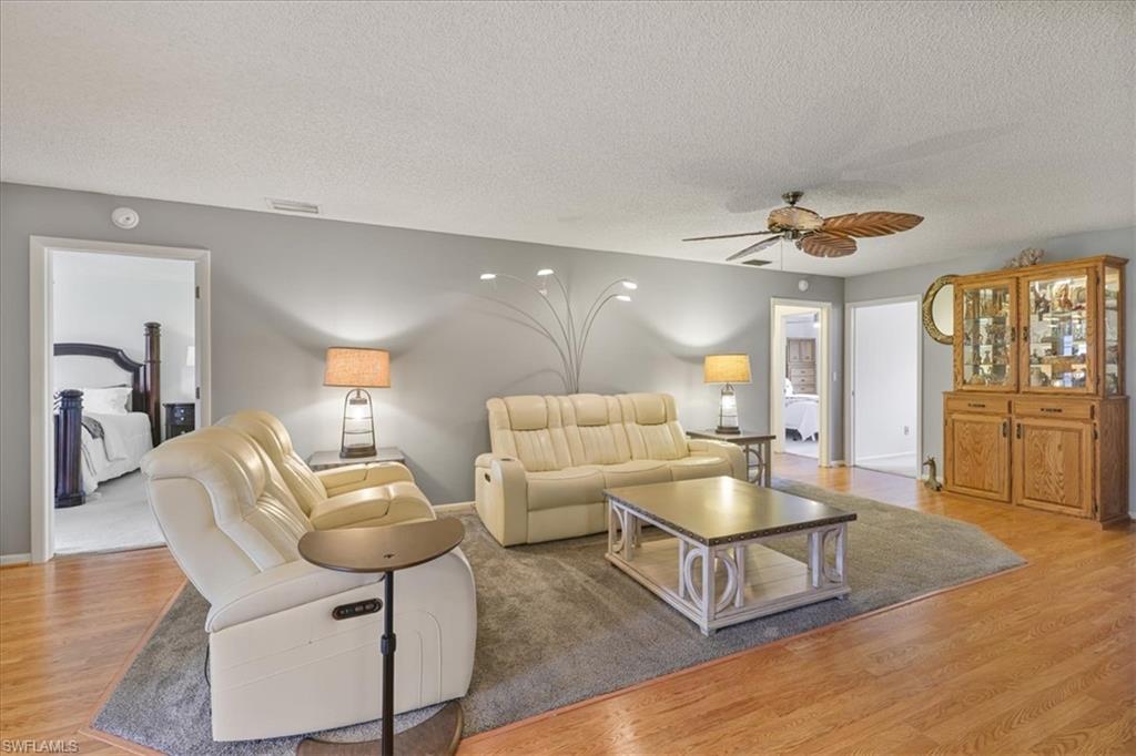 1230 Arcola DR