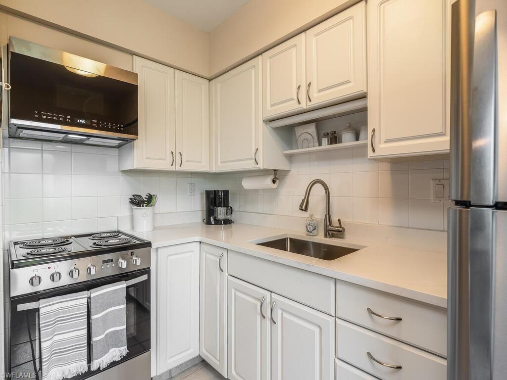 SEABREEZE APTS - Residential