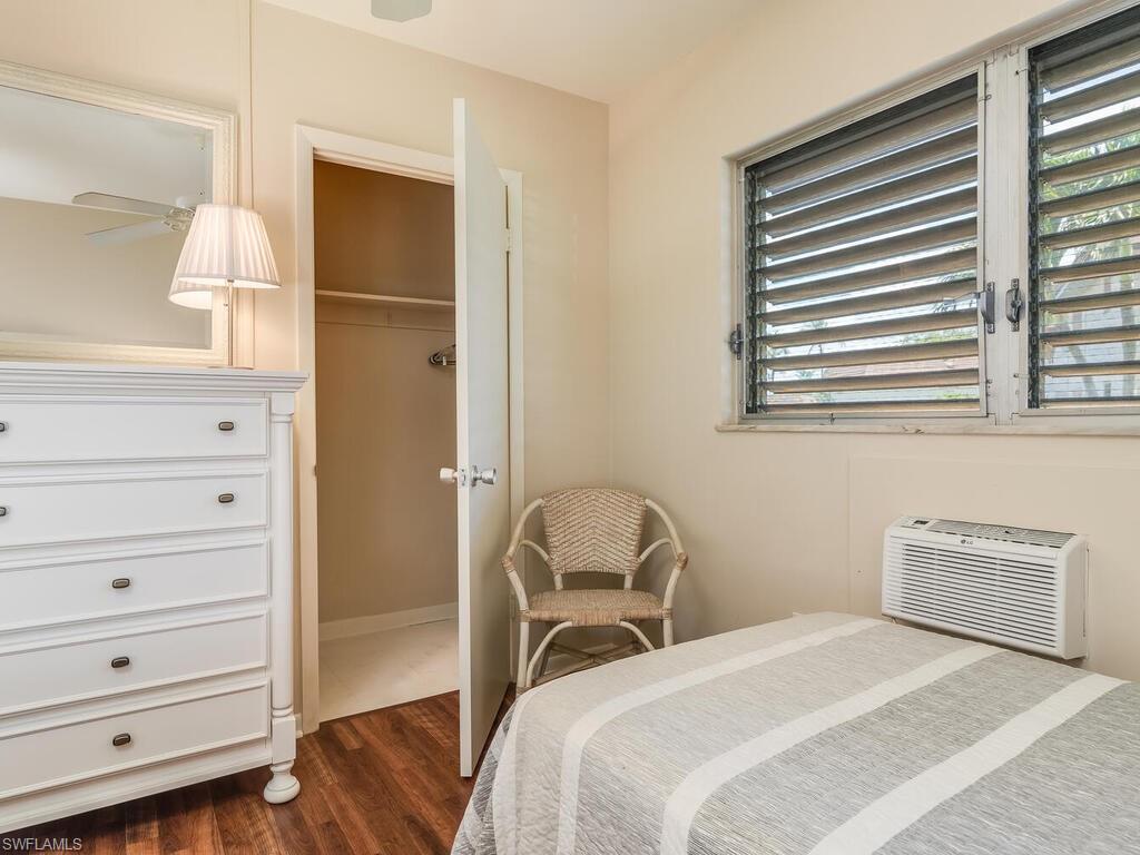 SEABREEZE APTS - Residential