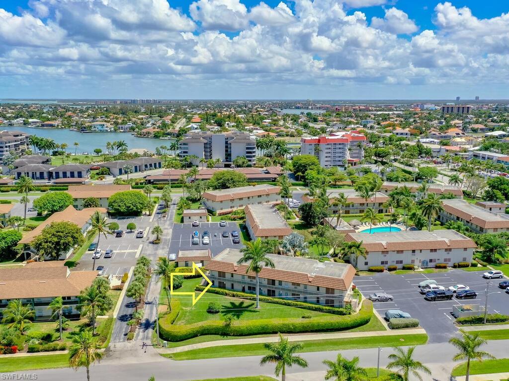 SEABREEZE APTS - Residential