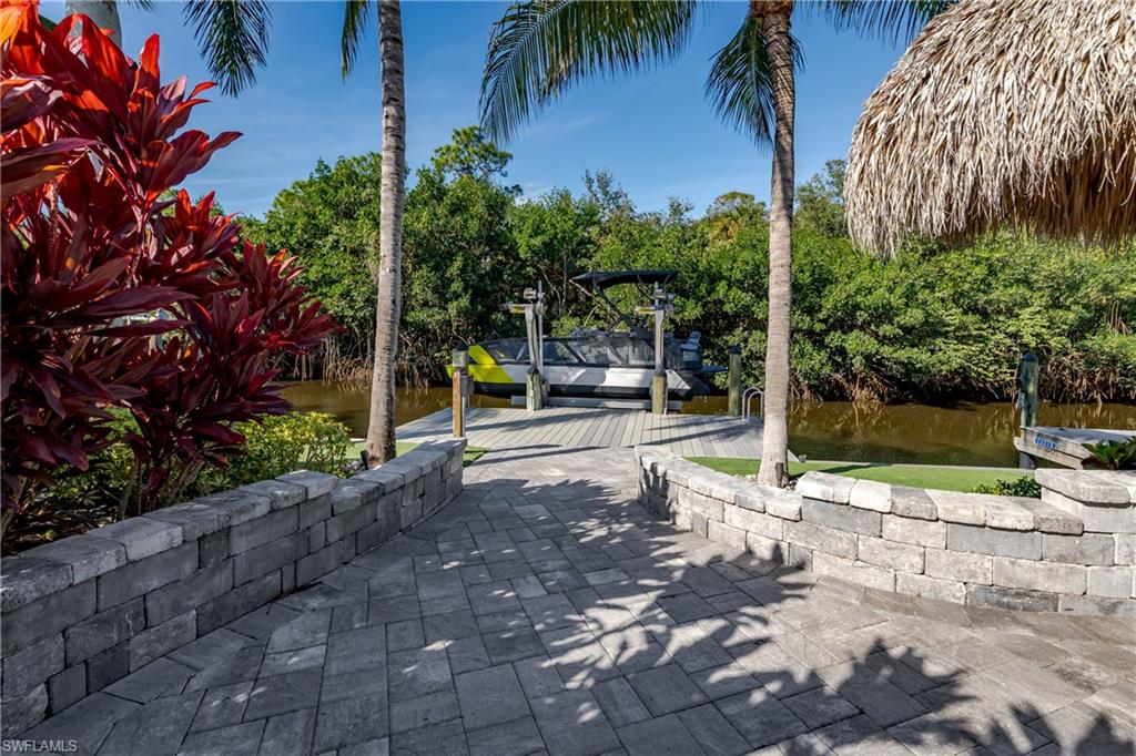 NAPLES MOTORCOACH RESORT - Land