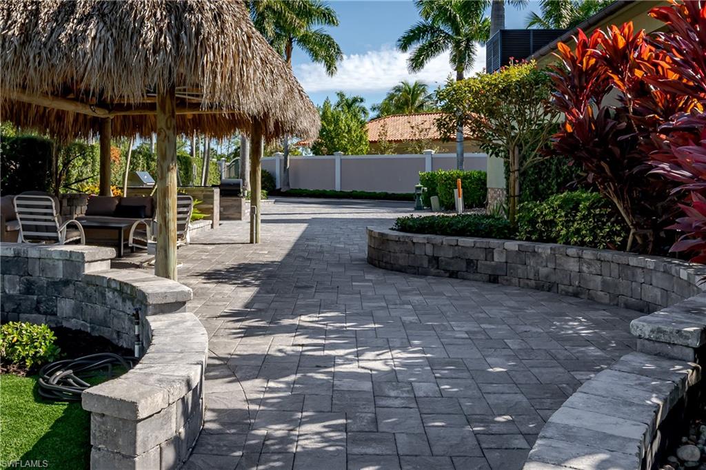 NAPLES MOTORCOACH RESORT - Land