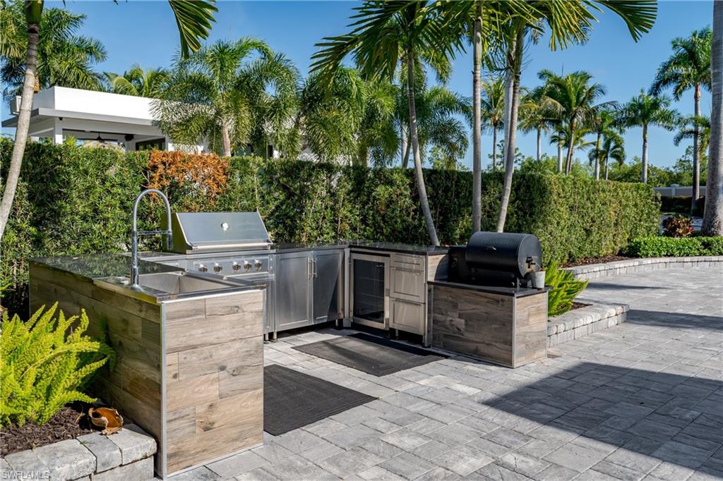 NAPLES MOTORCOACH RESORT - Land