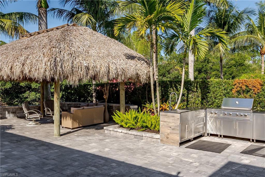 NAPLES MOTORCOACH RESORT - Land