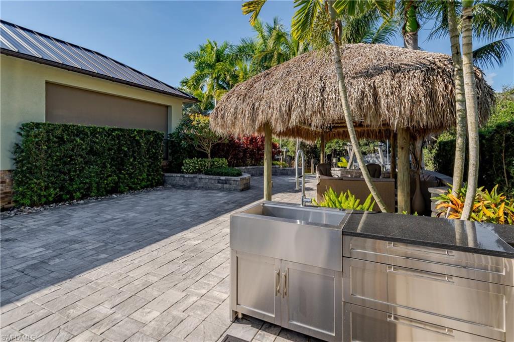 NAPLES MOTORCOACH RESORT - Land