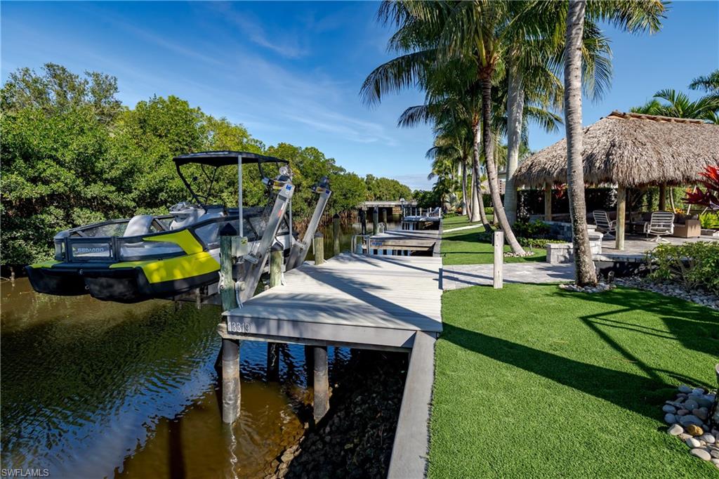 NAPLES MOTORCOACH RESORT - Land