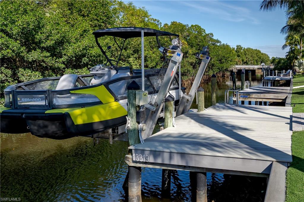 NAPLES MOTORCOACH RESORT - Land