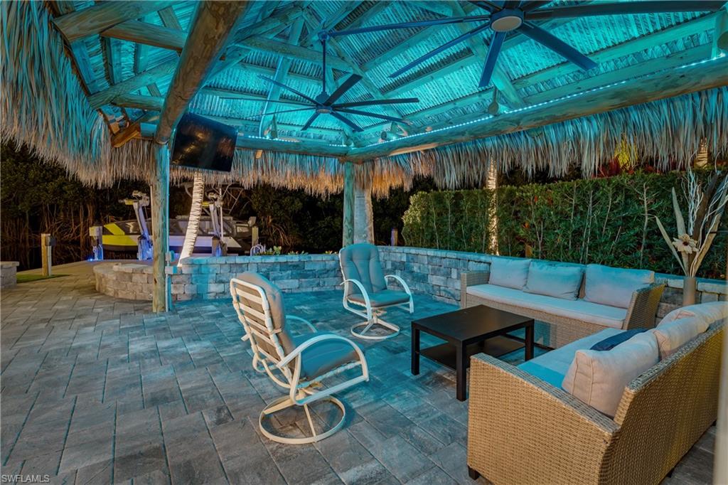 NAPLES MOTORCOACH RESORT - Land