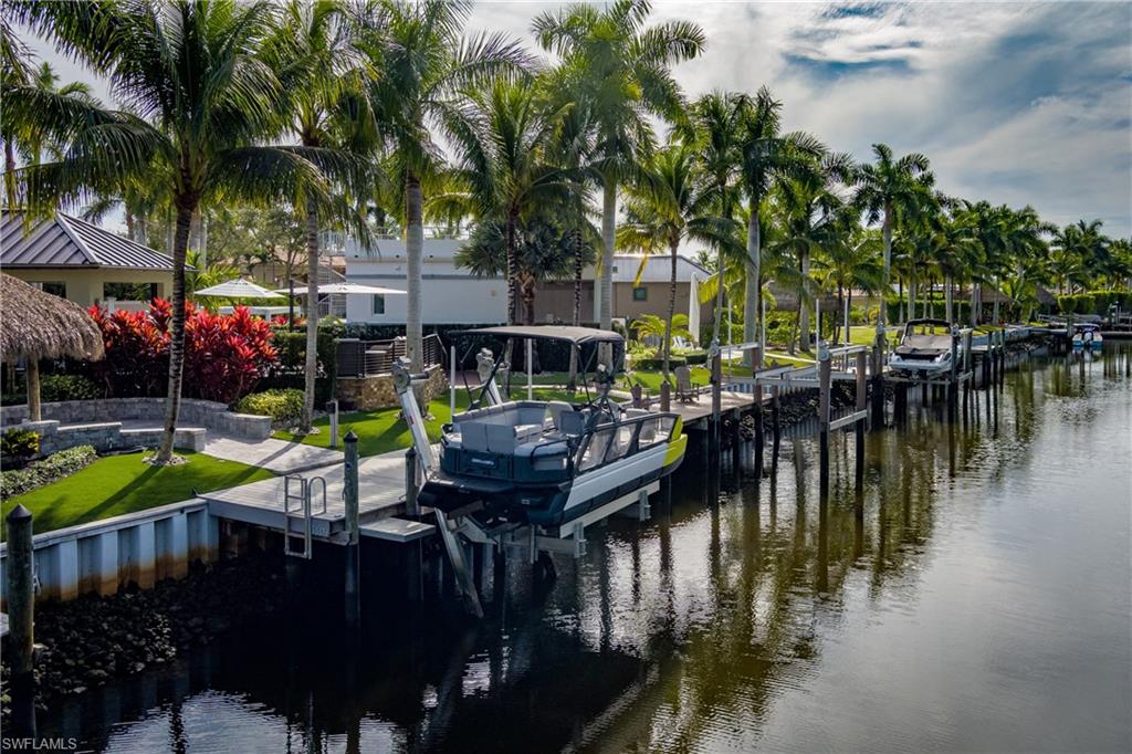 NAPLES MOTORCOACH RESORT - Land