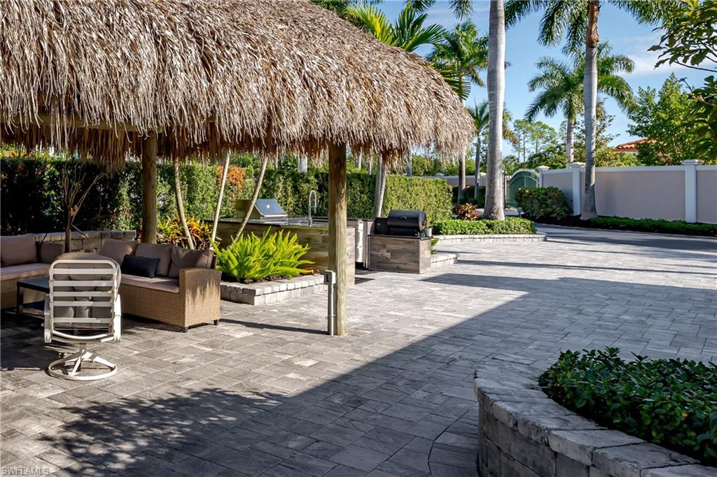 NAPLES MOTORCOACH RESORT - Land