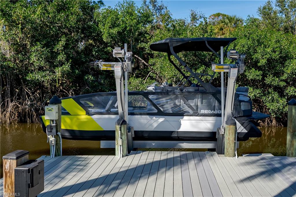 NAPLES MOTORCOACH RESORT - Land