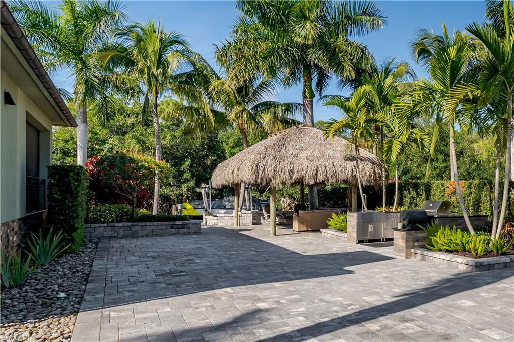 NAPLES MOTORCOACH RESORT - Land