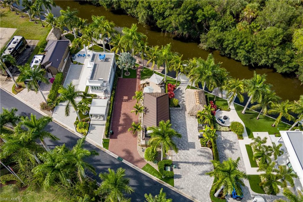 NAPLES MOTORCOACH RESORT - Land