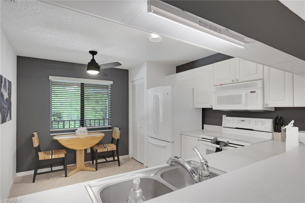 DEAUVILLE LAKE CLUB - Residential