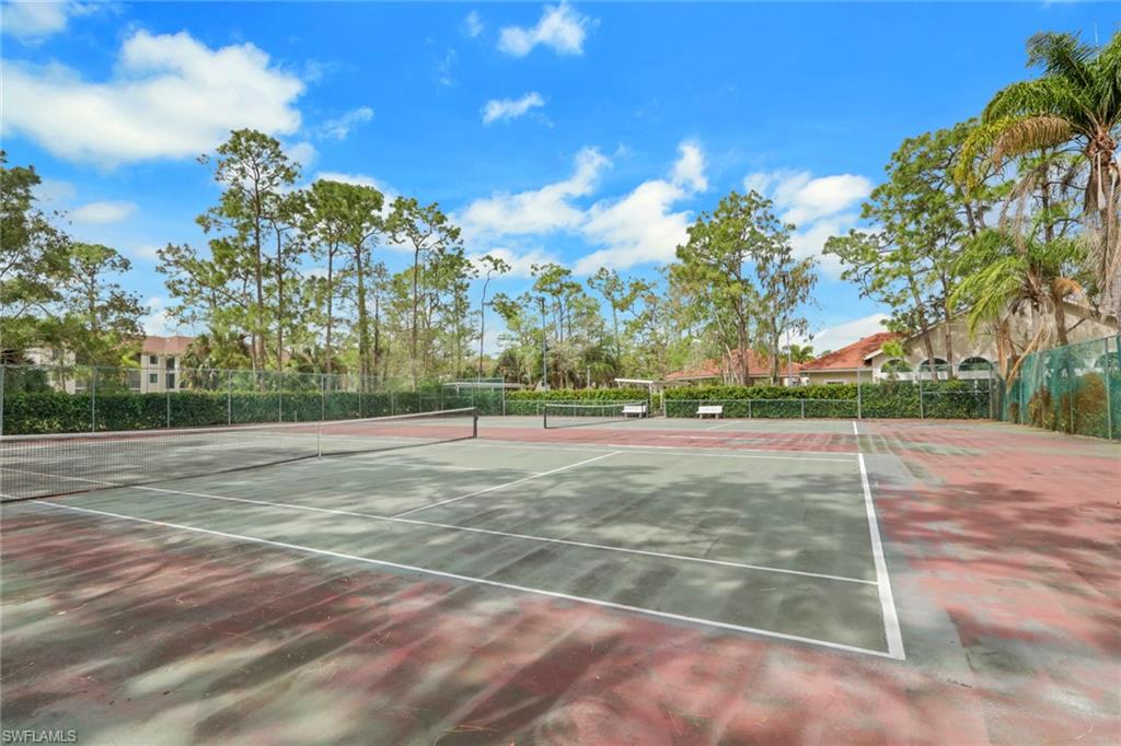 DEAUVILLE LAKE CLUB - Residential