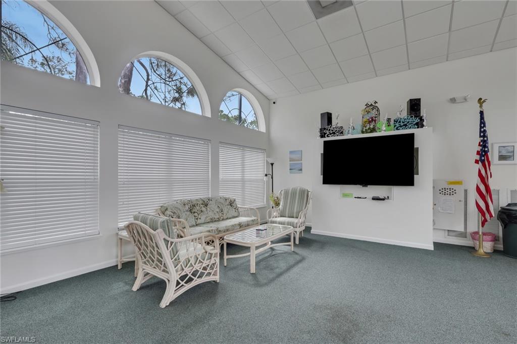 DEAUVILLE LAKE CLUB - Residential