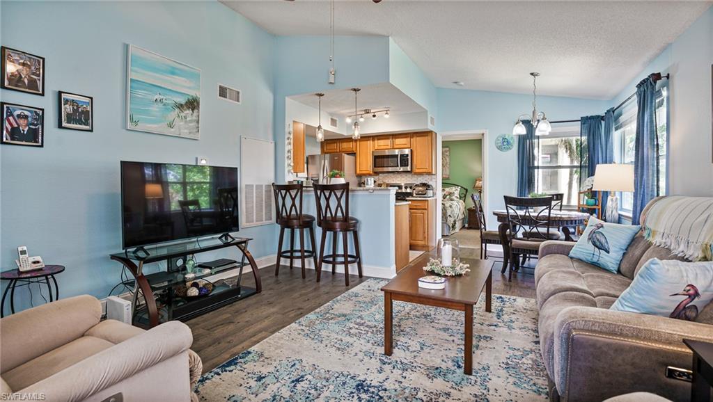 VENETIAN PALMS - Residential