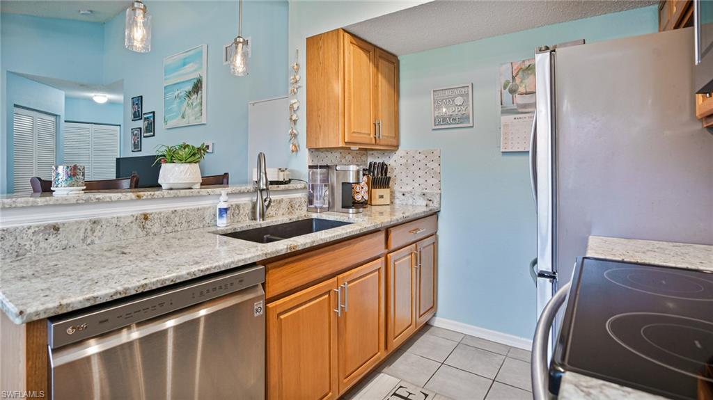 VENETIAN PALMS - Residential