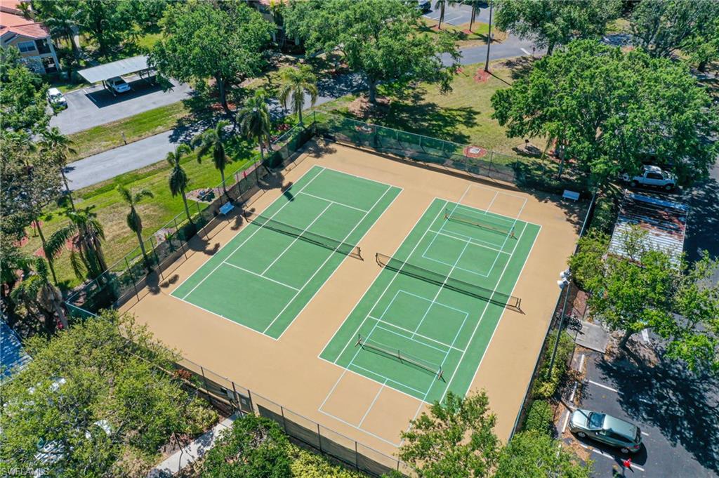 VENETIAN PALMS - Residential