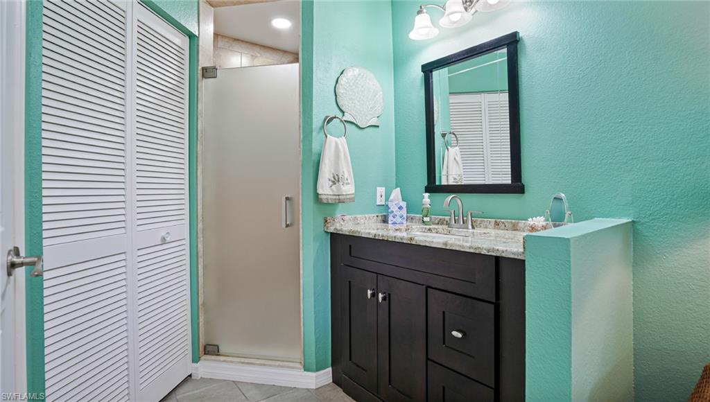 VENETIAN PALMS - Residential