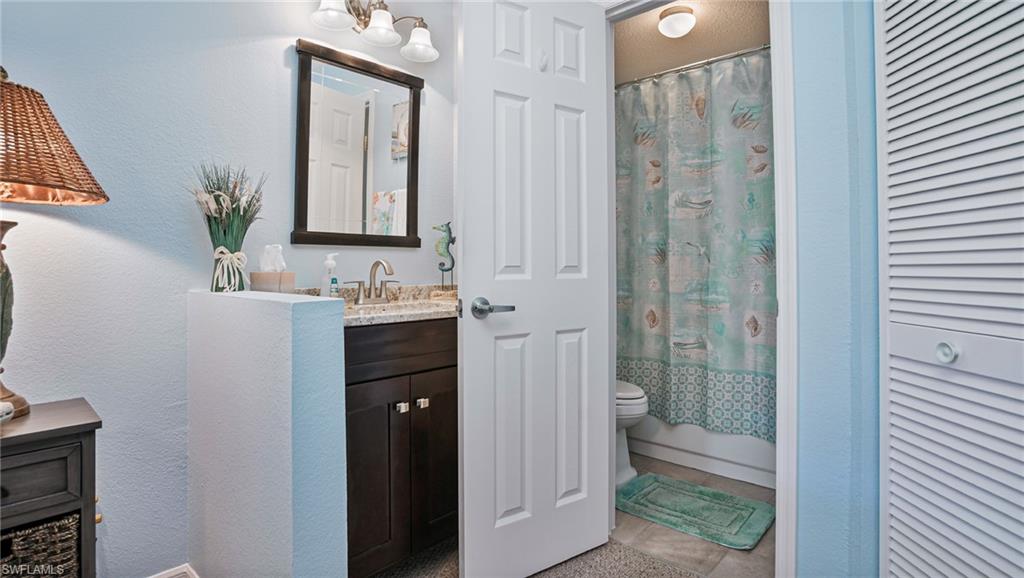 VENETIAN PALMS - Residential