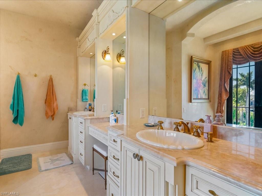 MARCO BEACH - Residential