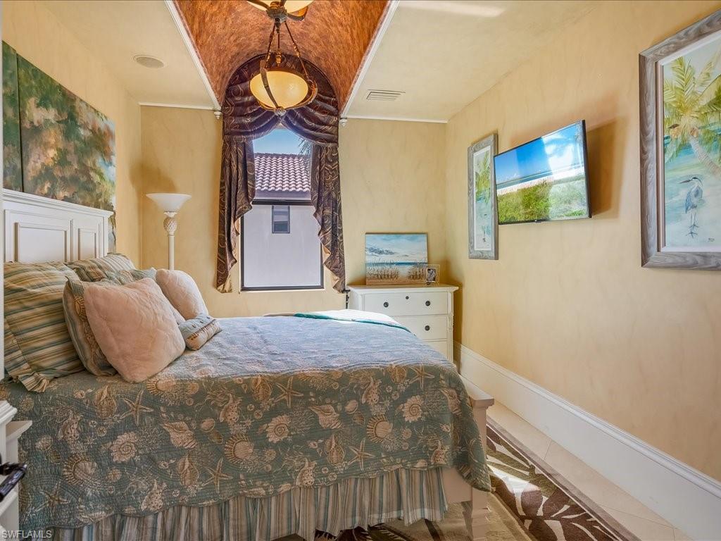 MARCO BEACH - Residential