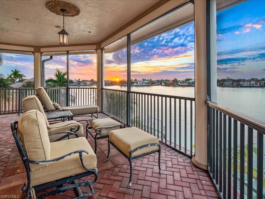 MARCO BEACH - Residential