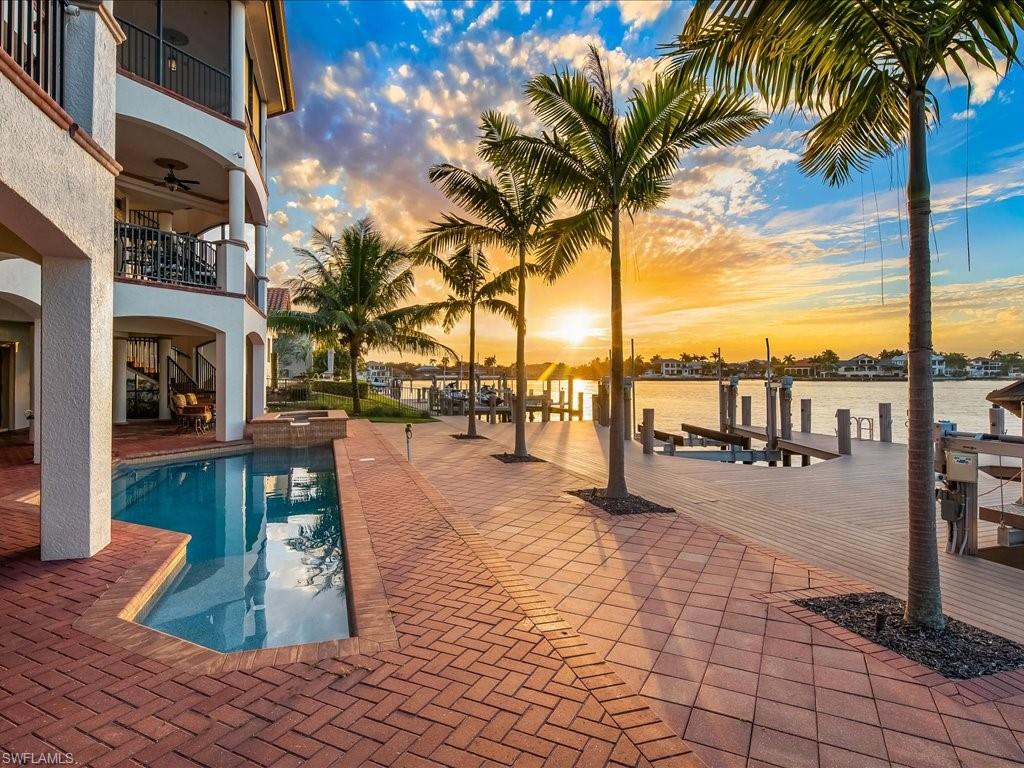 MARCO BEACH - Residential