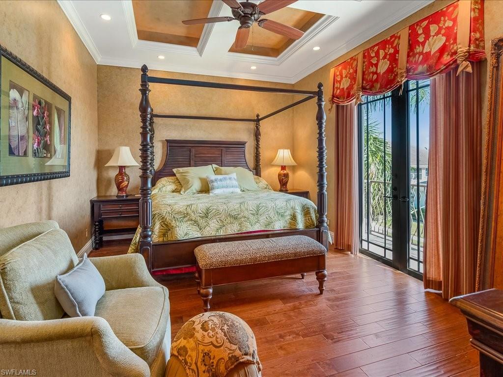 MARCO BEACH - Residential