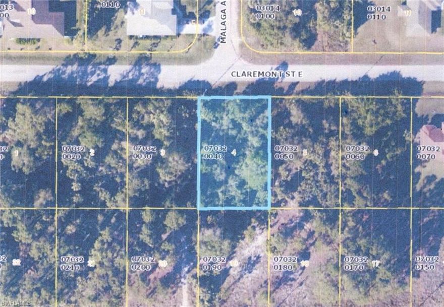 If you are looking for a lot to build your dream home, then you need to take a look at this home.  There are newer homes being built around the area and easy access off Rt 82 and heading to Fort Myers area.