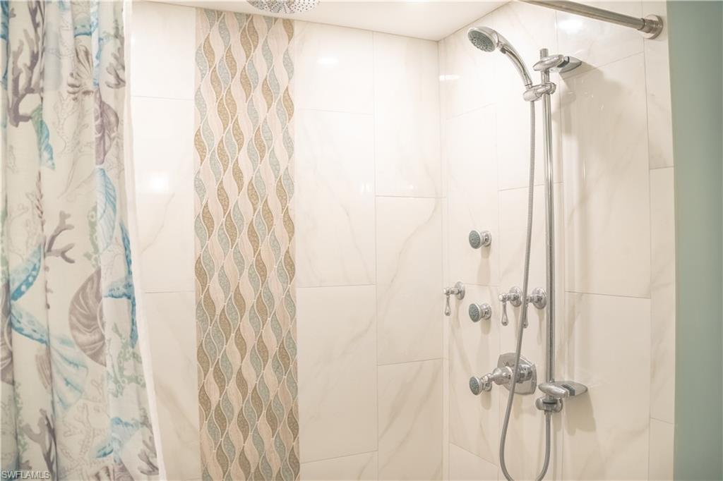 VILLE DE MARCO - Residential