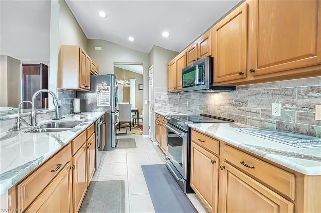 MAJESTIC POINTE - Residential