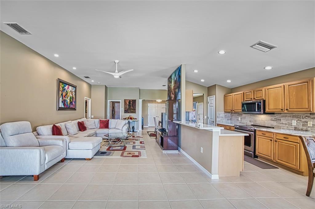 MAJESTIC POINTE - Residential