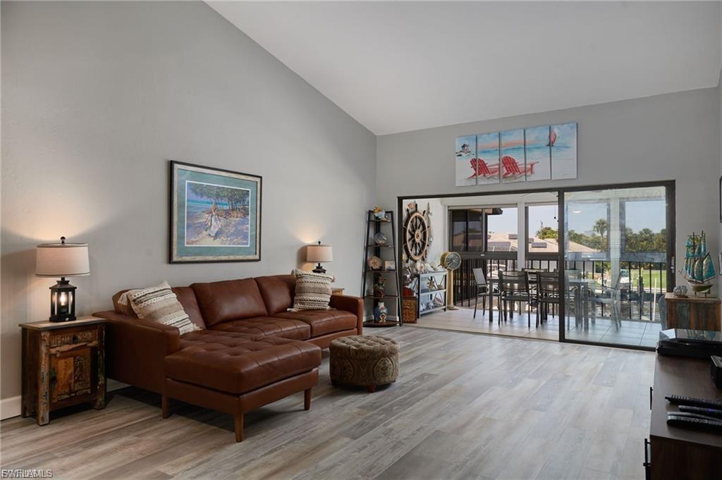 ADMIRALTY YACHT & RACQUET CLUB - Residential Lease