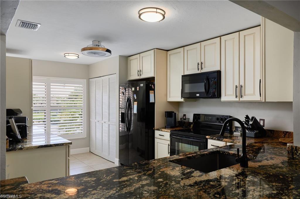 ADMIRALTY YACHT & RACQUET CLUB - Residential Lease