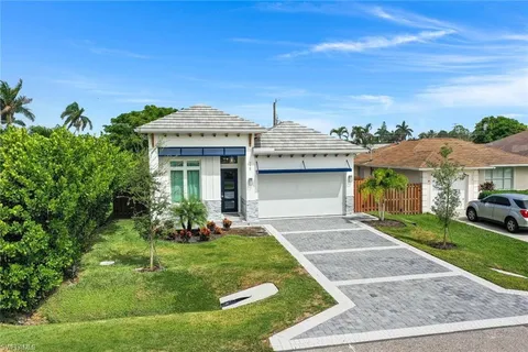 775 92nd Ave N, Naples, FL 34108 - #: 225010699