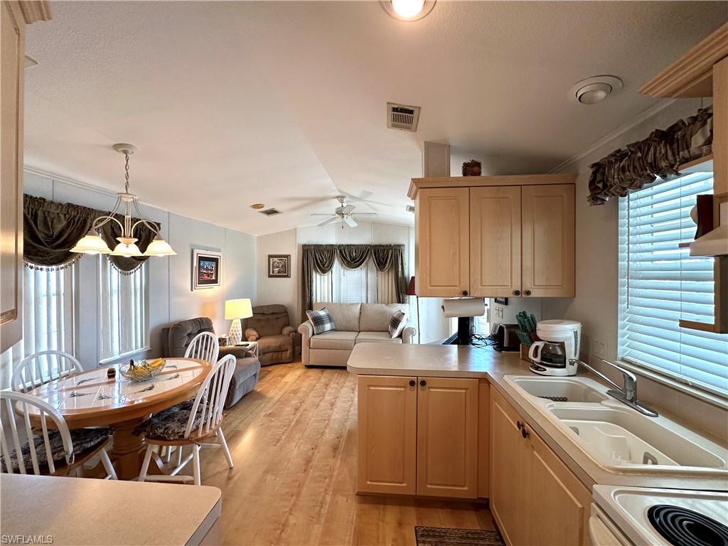 RIVERWOODS PLANTATION - Residential