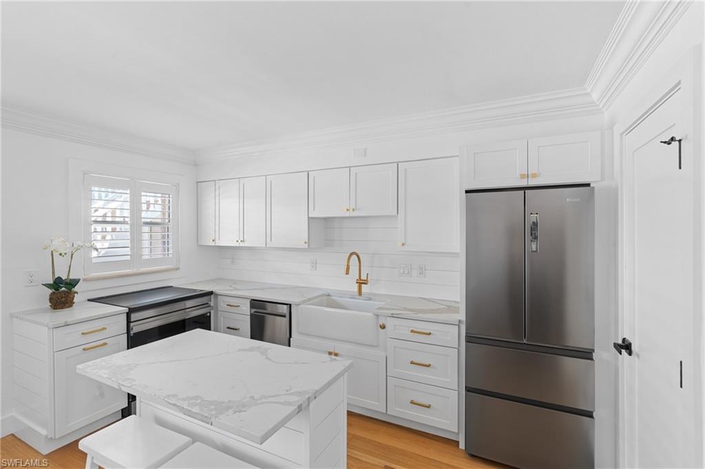 CASTLETON GARDENS - Residential