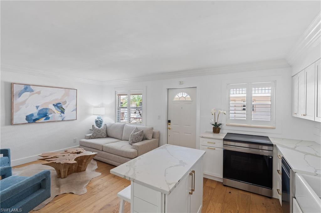 CASTLETON GARDENS - Residential