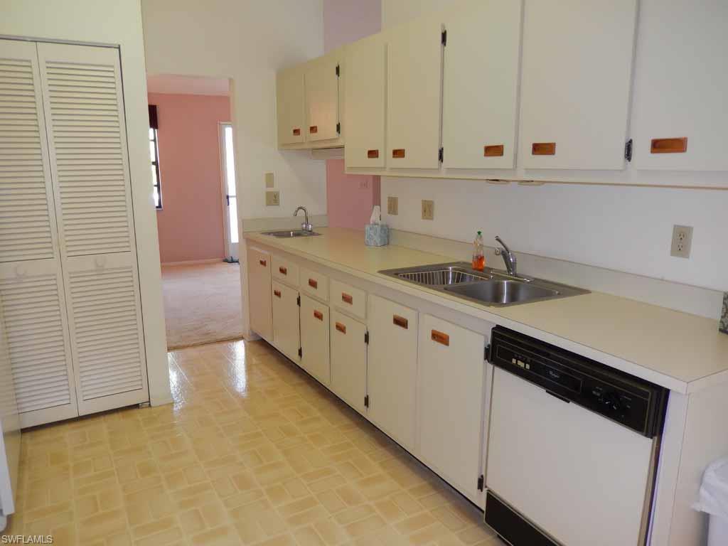 ISLES OF CALOOSA YACHT + RACQUET CLUB - Residential