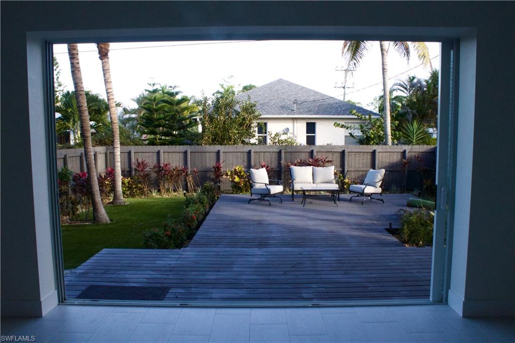 NAPLES PARK - Residential