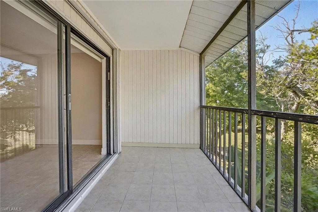 CAVENDISH SQUARE CONDO - Residential