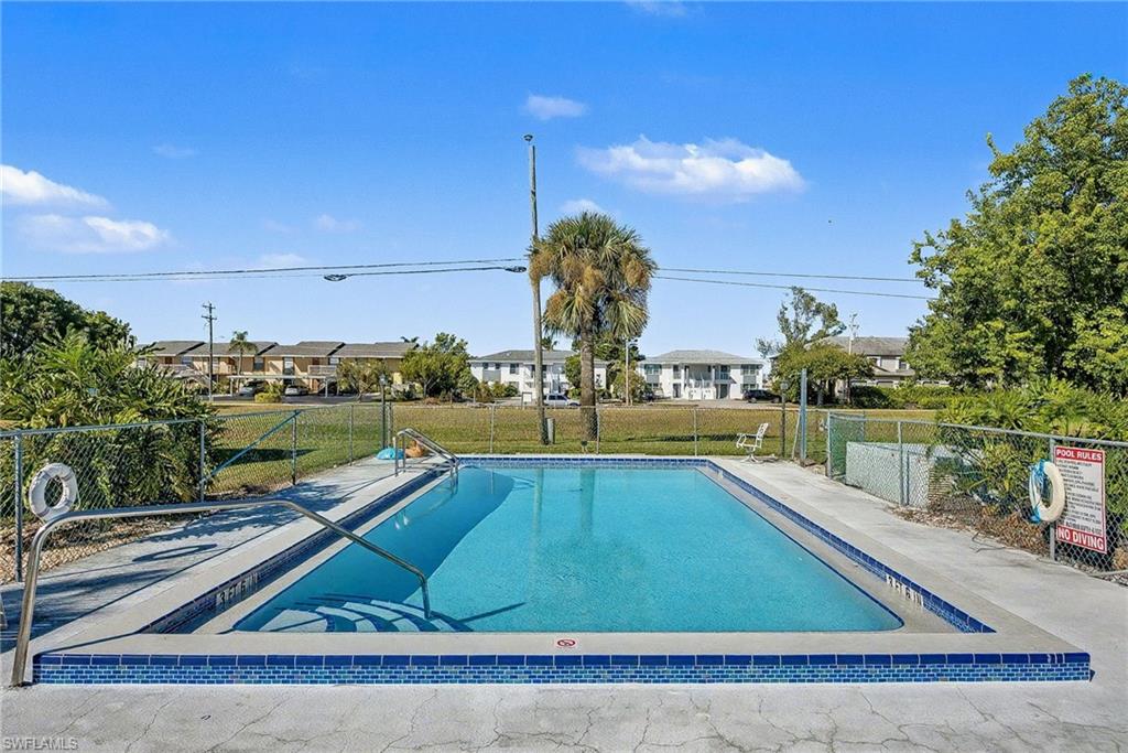 CAVENDISH SQUARE CONDO - Residential