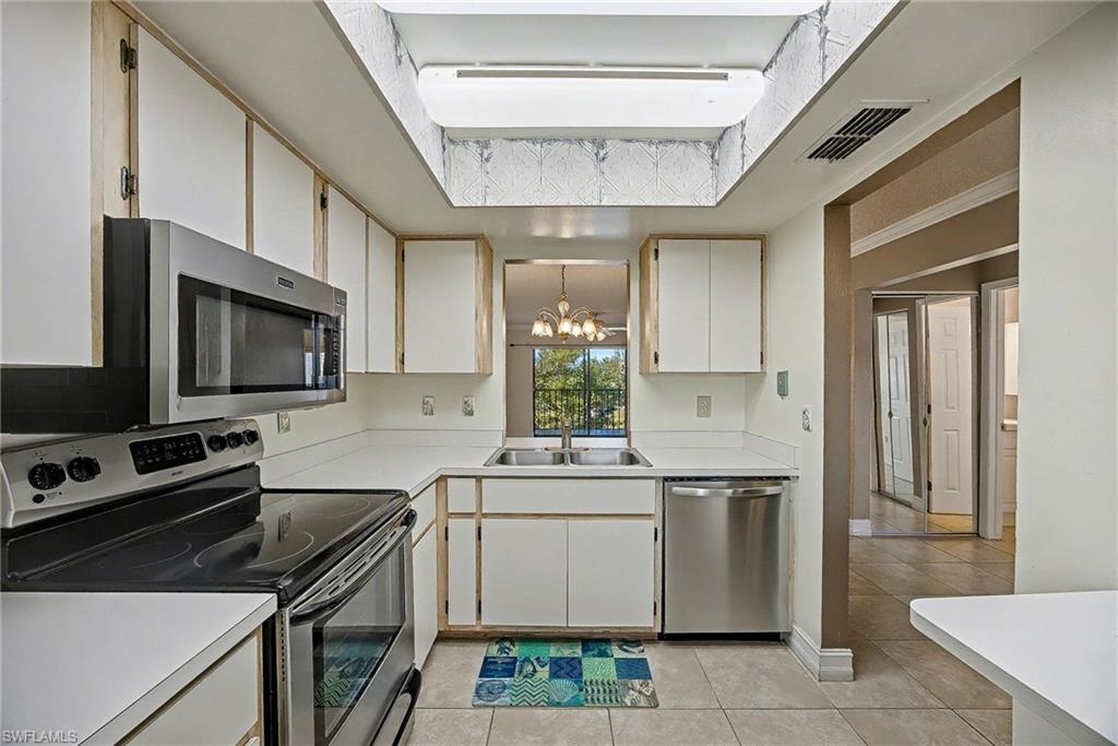 CAVENDISH SQUARE CONDO - Residential