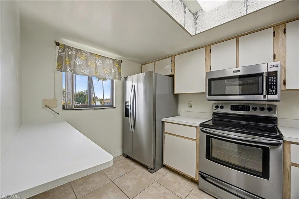 CAVENDISH SQUARE CONDO - Residential