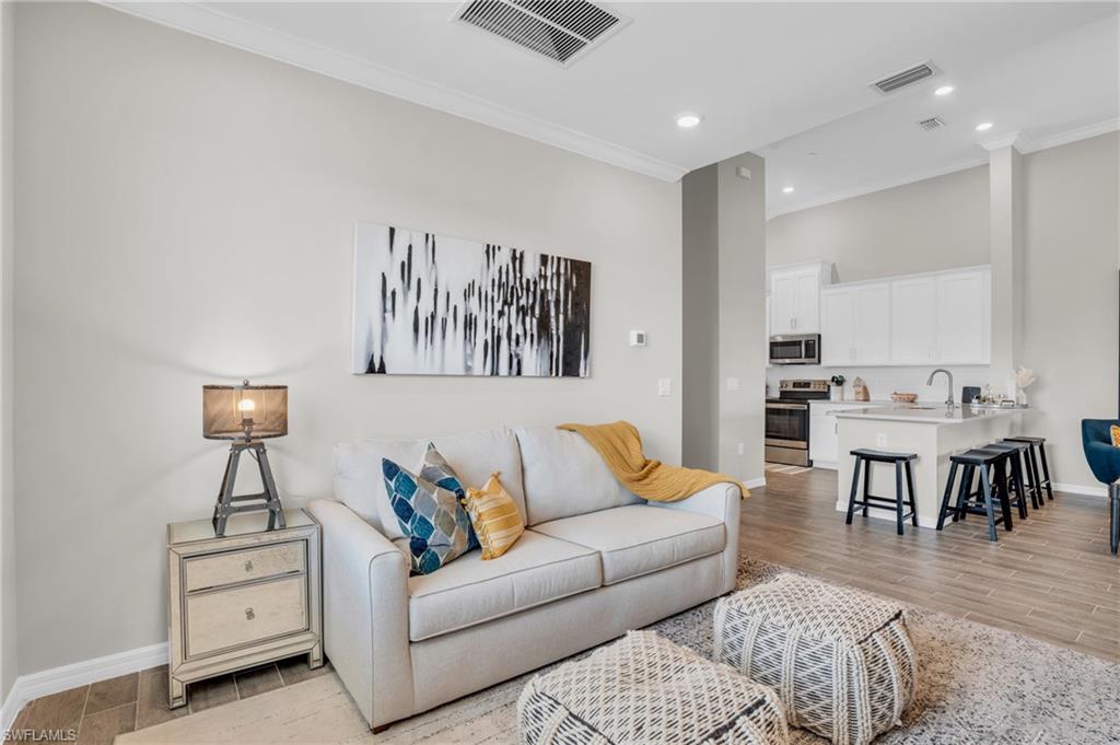 ESPLANADE LAKE CLUB - Residential Lease