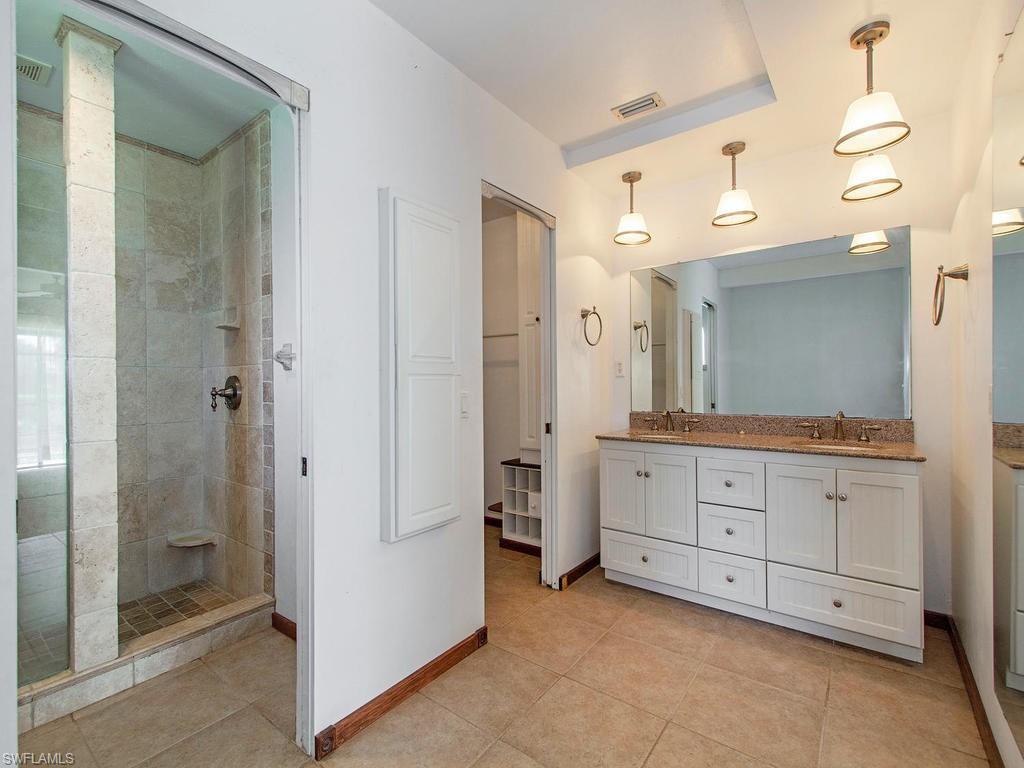 KINGS LAKE - Residential