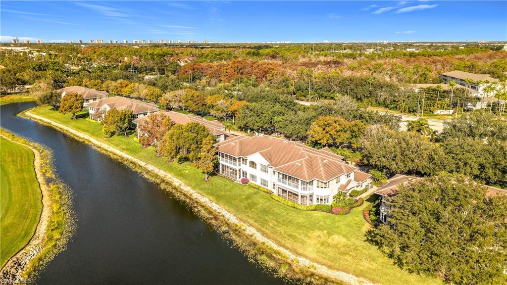 LANCASTER SQUARE - Residential