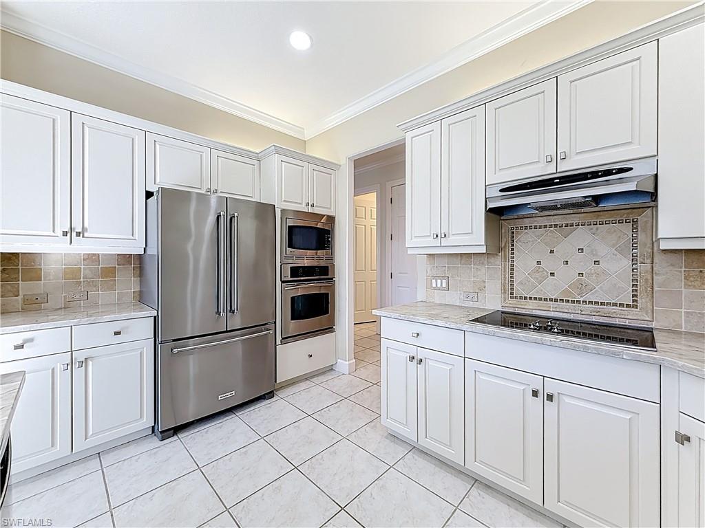 LANCASTER SQUARE - Residential